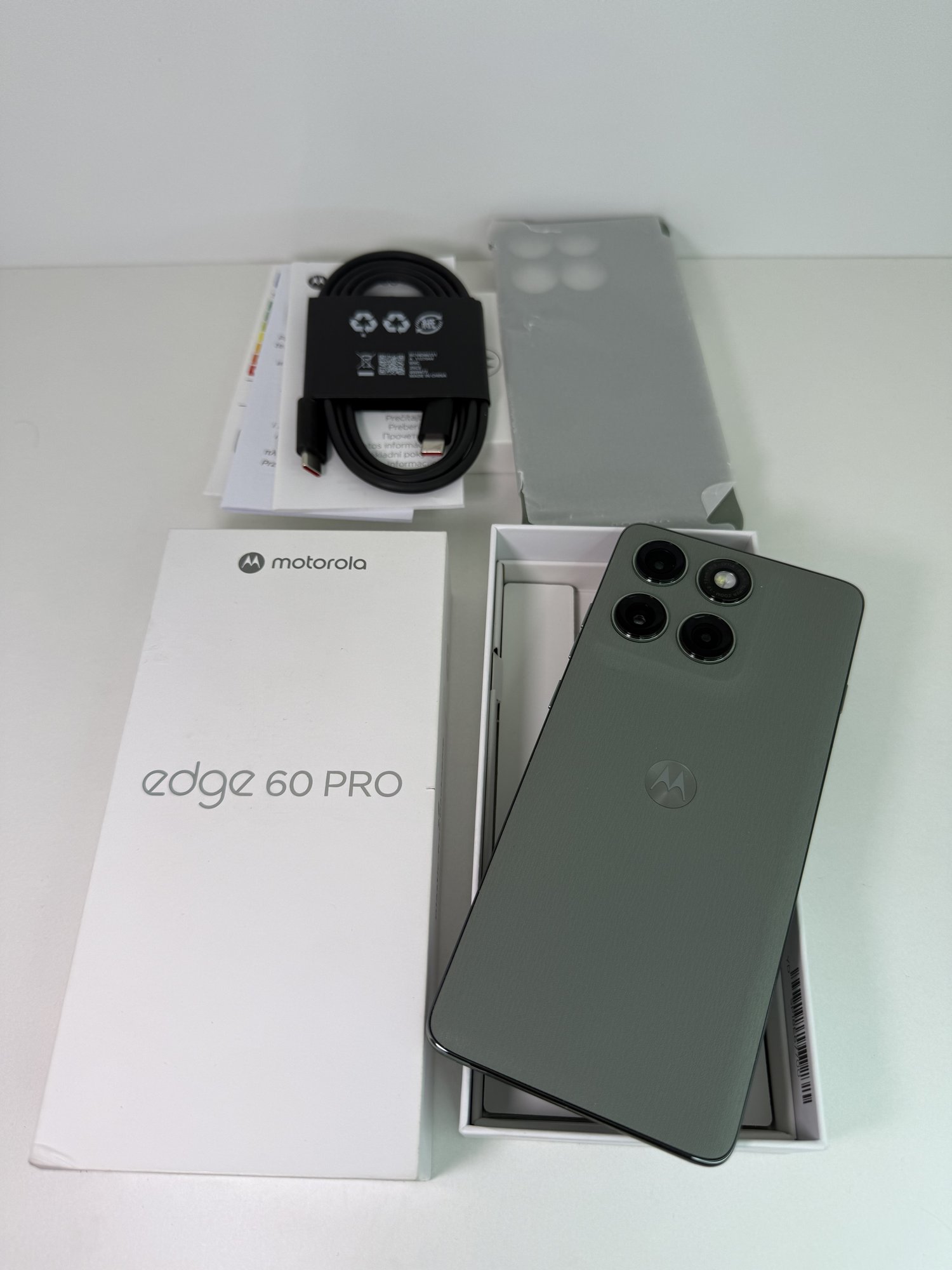 Motorola edge 60 Pro 12/512 ГБ — 18 000 грн