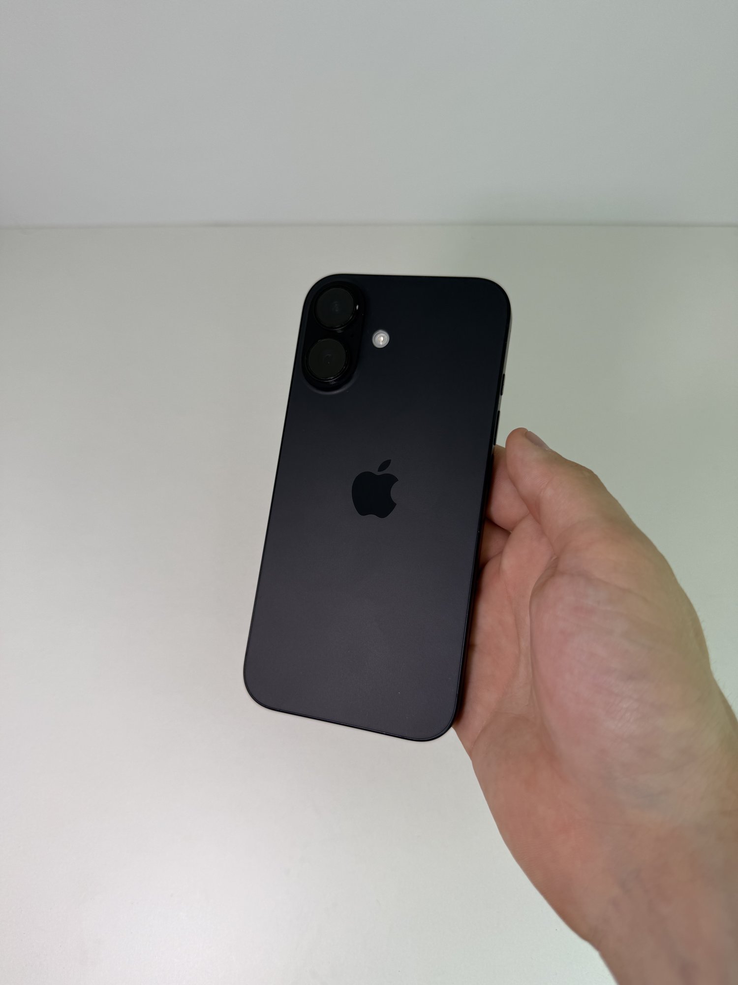 Iphone 16 128 ГБ — 24 500 грн