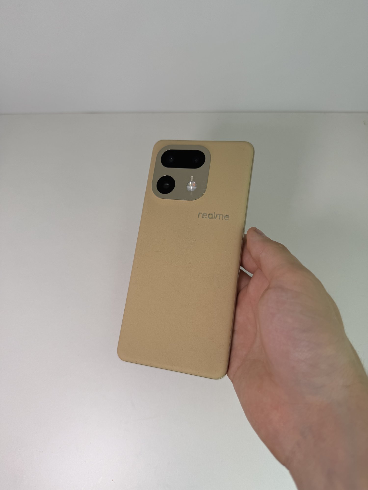 Realme 16 pro+ 5g 12/512 ГБ — 22 500 грн
