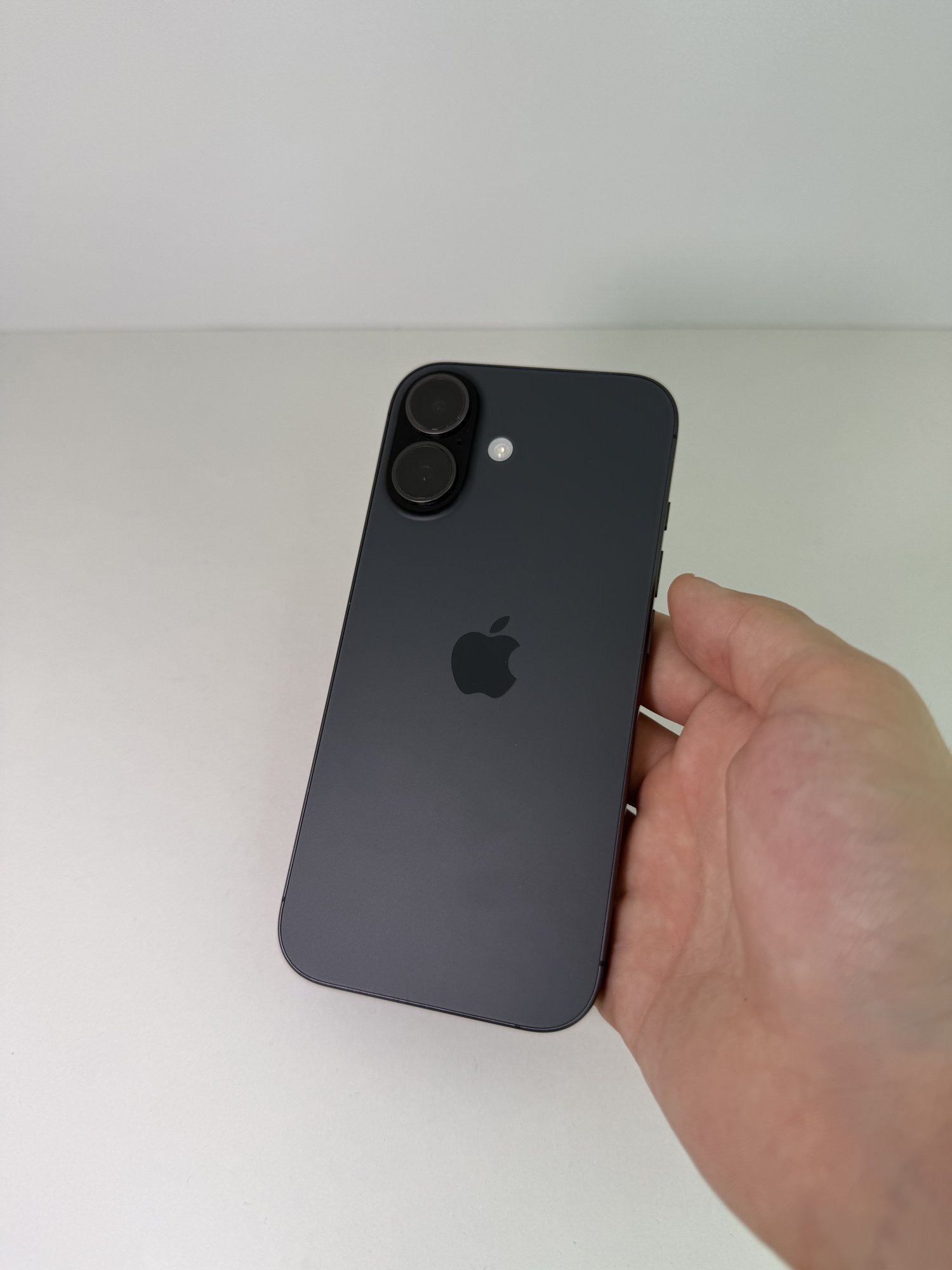 Iphone 17 256 ГБ — 35 000 грн
