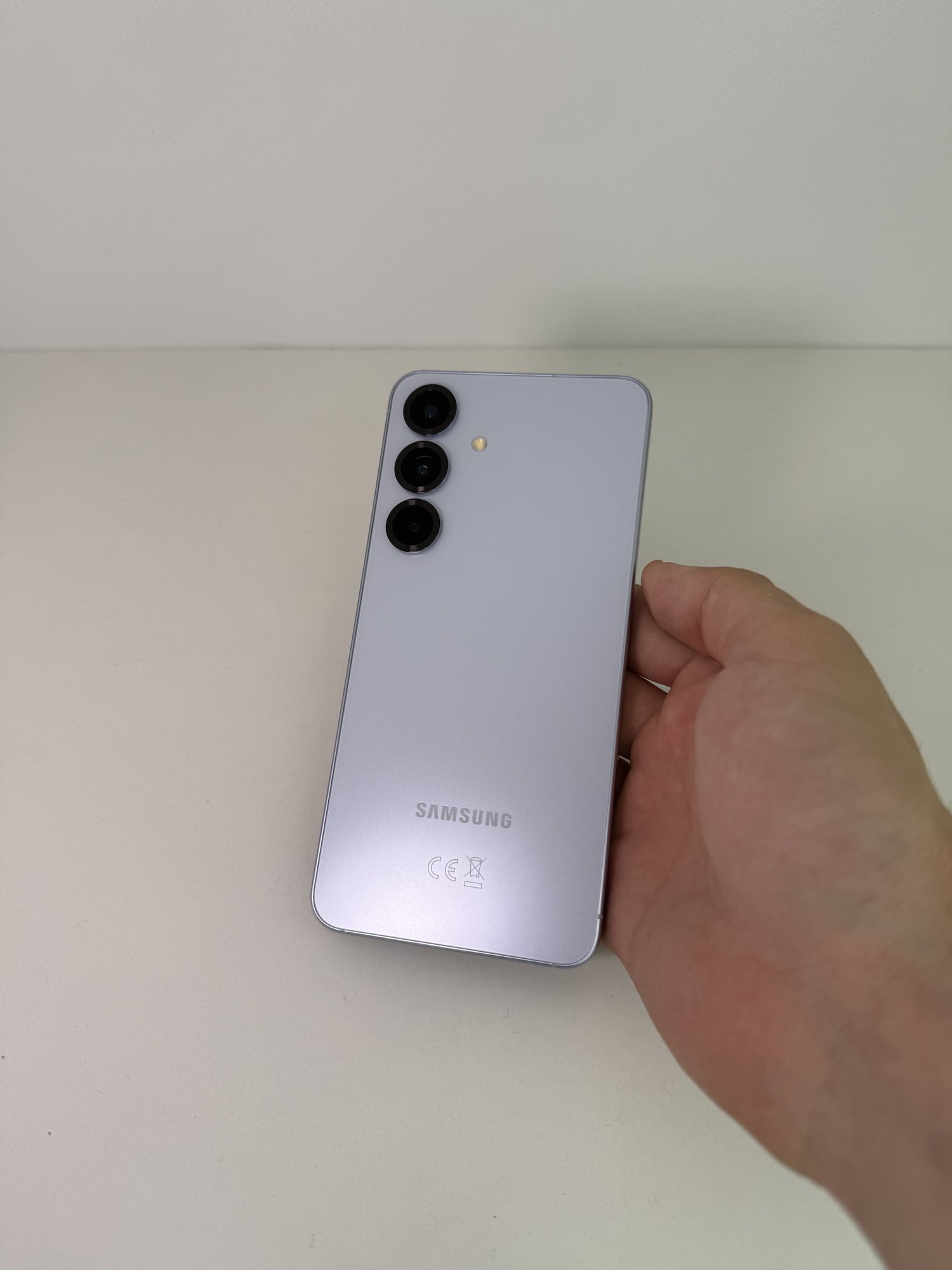 Samsung S25 12/128 ГБ — 23 750 грн