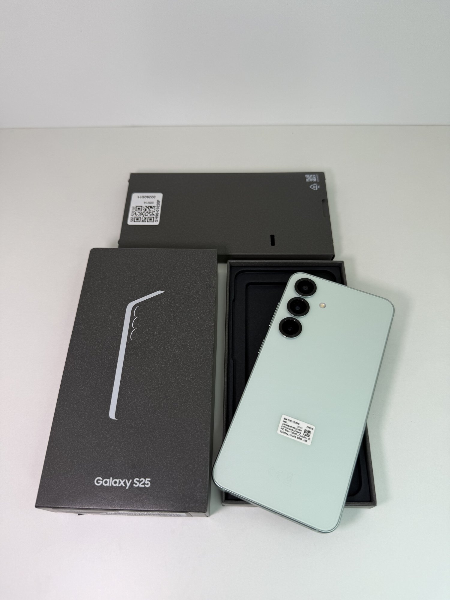 Samsung S25 12/256 ГБ — 26 000 грн