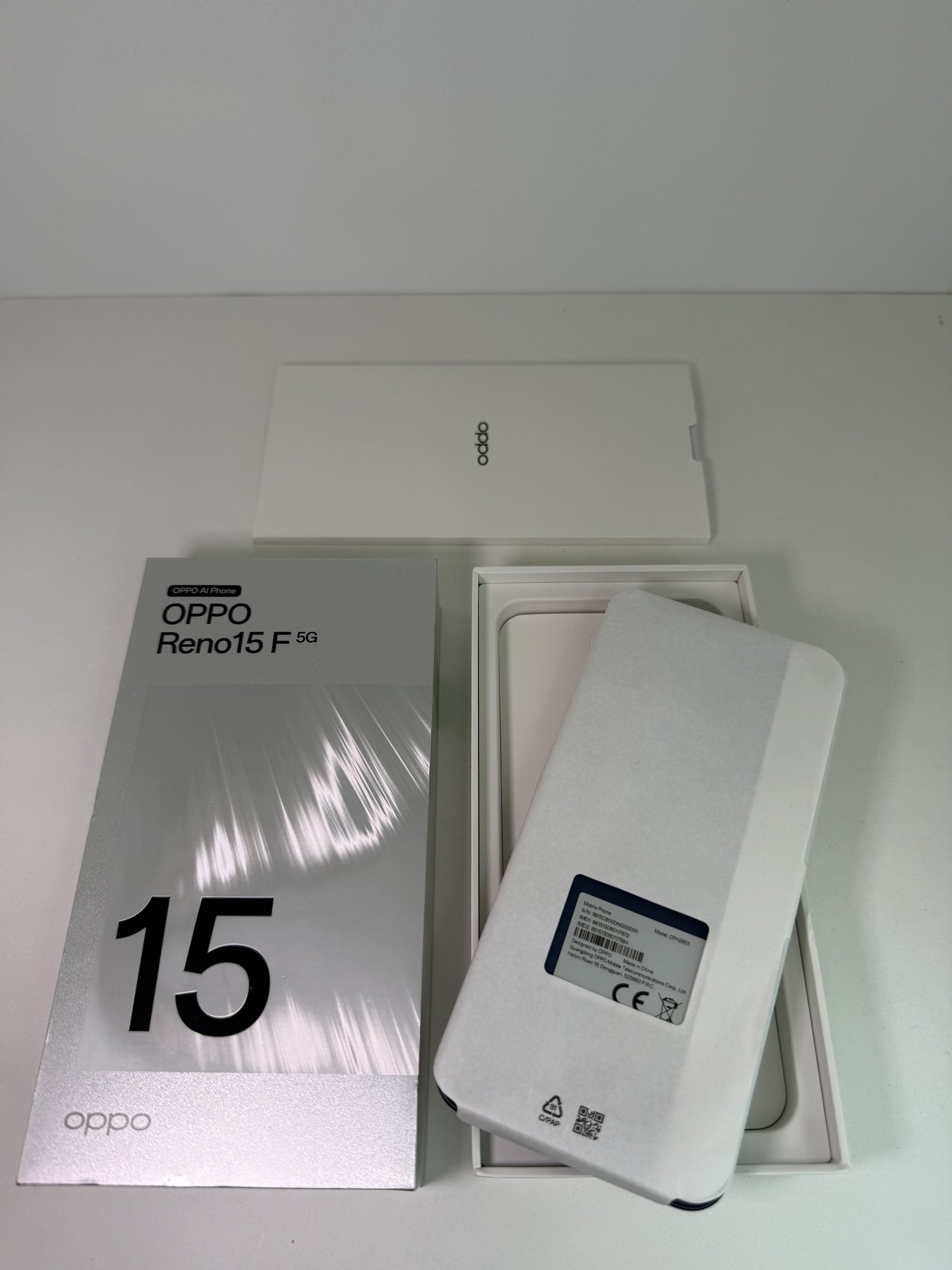 Oppo Reno15 F 5G 8/256 ГБ — 15 000 грн