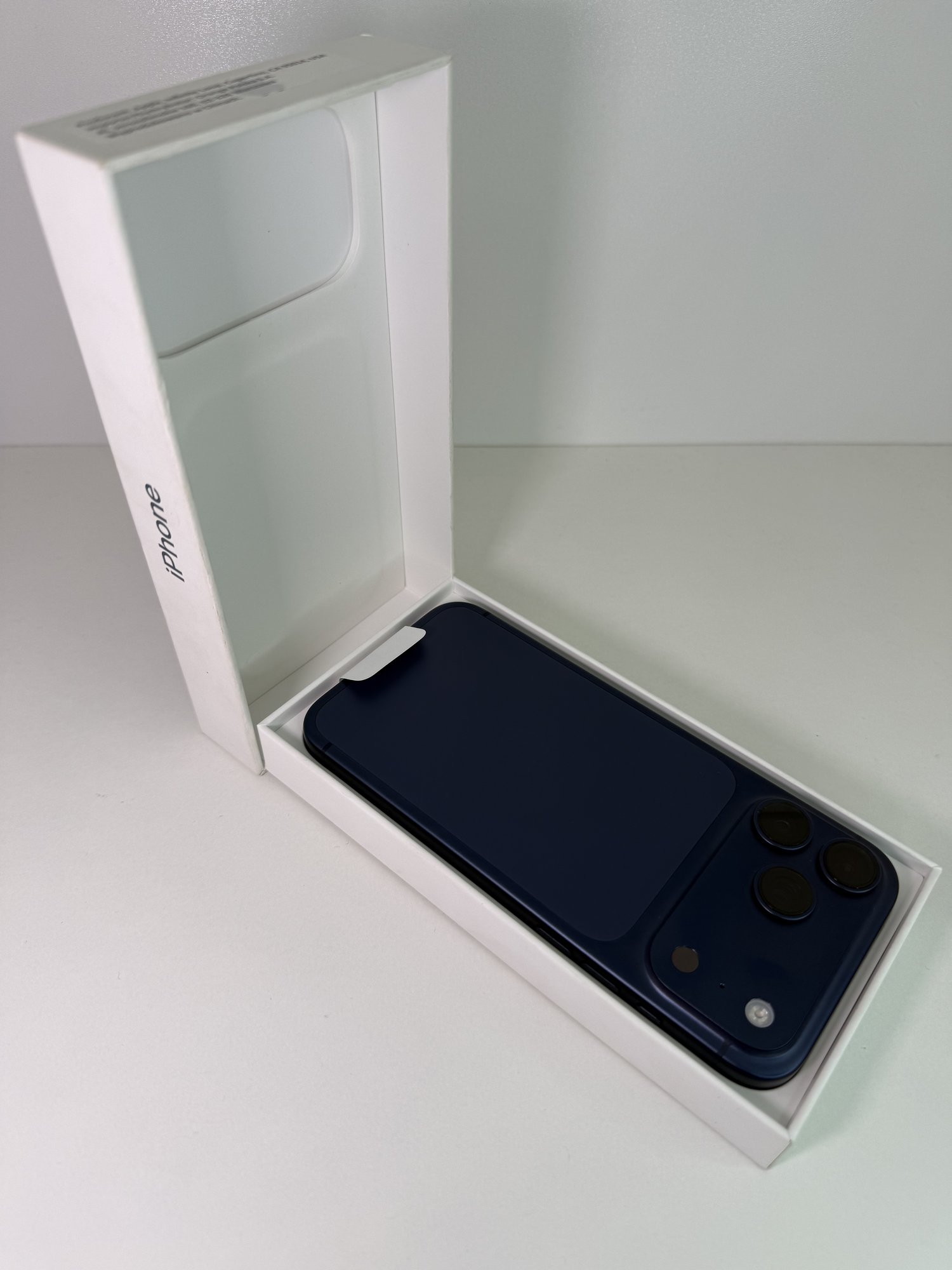 Iphone 17 Pro Max blue 256 ГБ — 61 500 грн