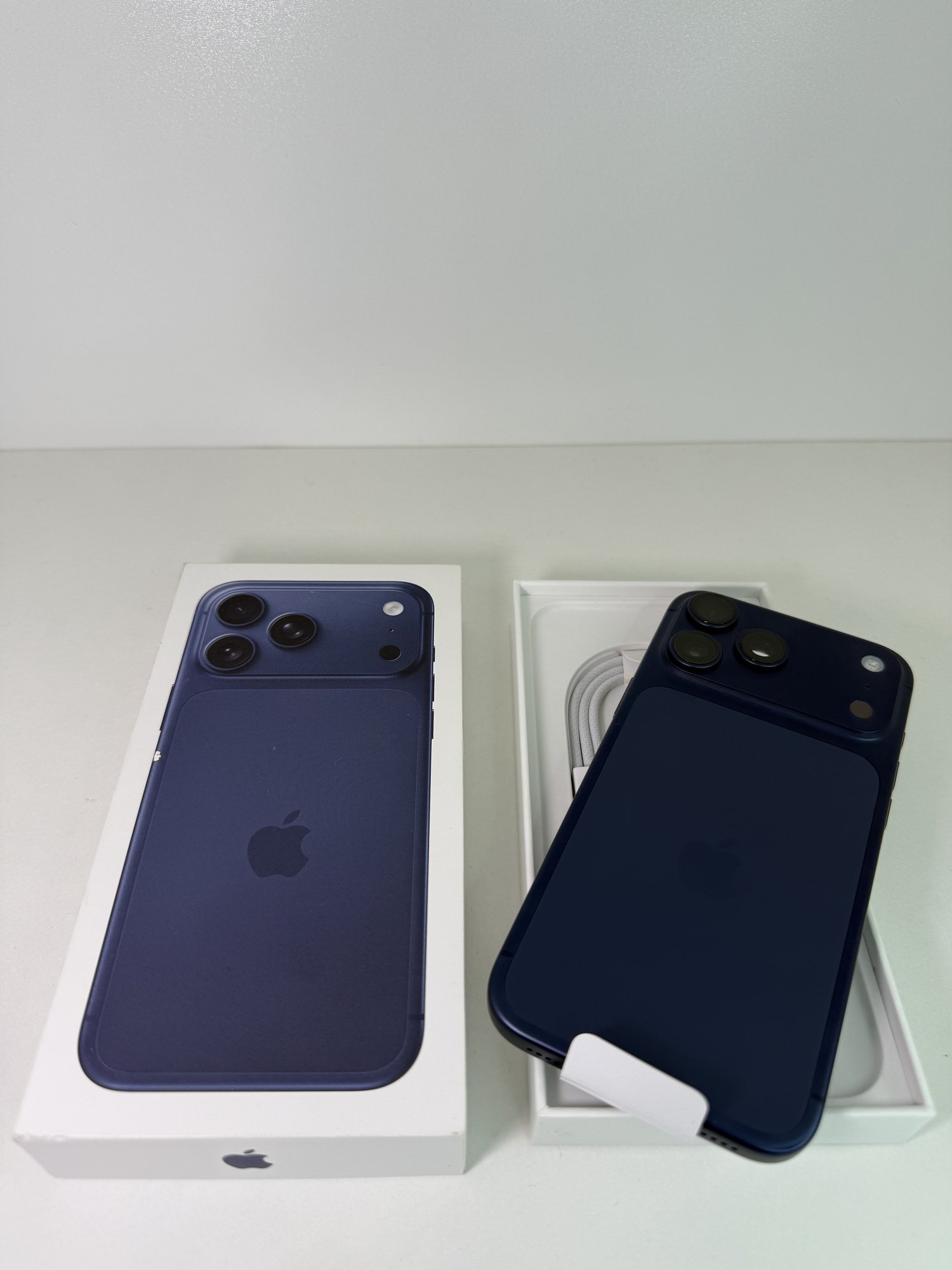 Iphone 17 Pro Max blue 256 ГБ — 61 000 грн