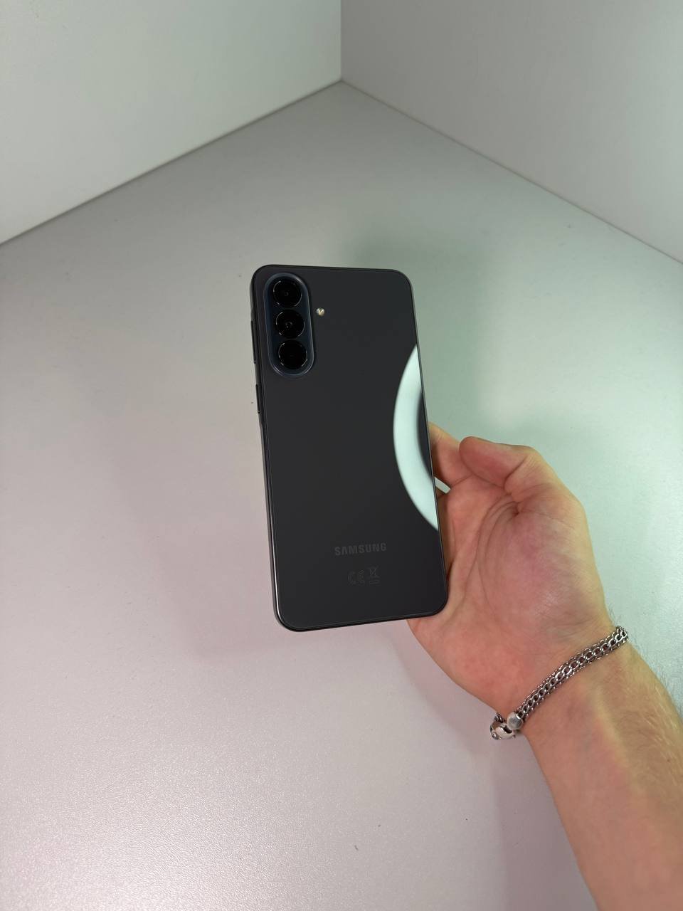 Samsung A37 5G 6/128 ГБ — 13 000 грн