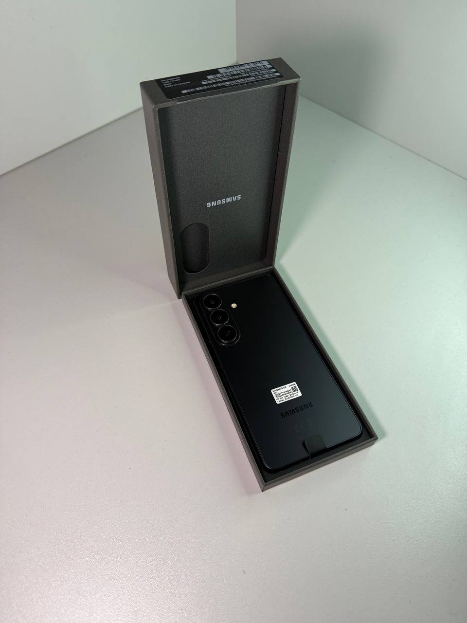 Samsung S26 12/512 ГБ — 37 500 грн