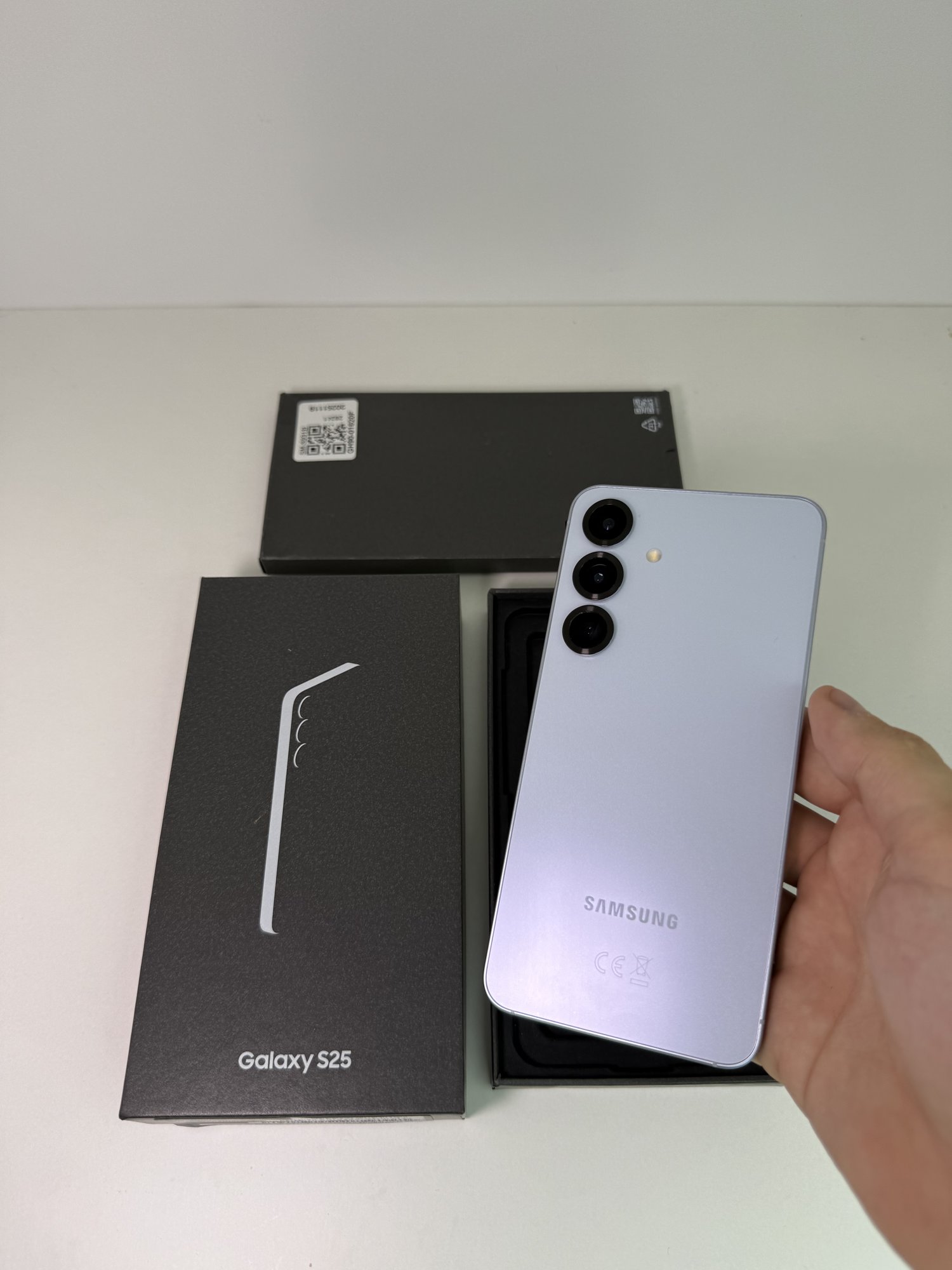 Samsung S25 12/256 ГБ — 26 000 грн