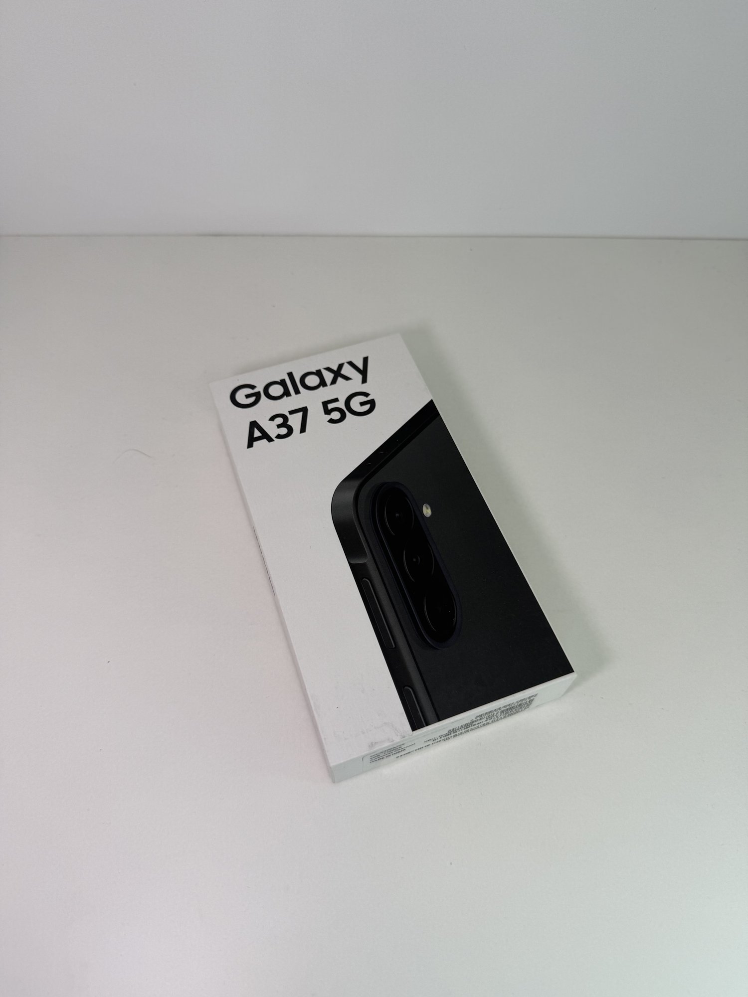 Samsung A37 5G 6/128 ГБ — 14 500 грн