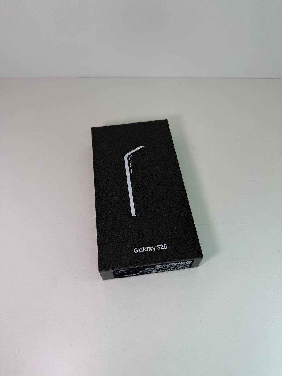 Samsung S25 12/128 ГБ — 25 000 грн