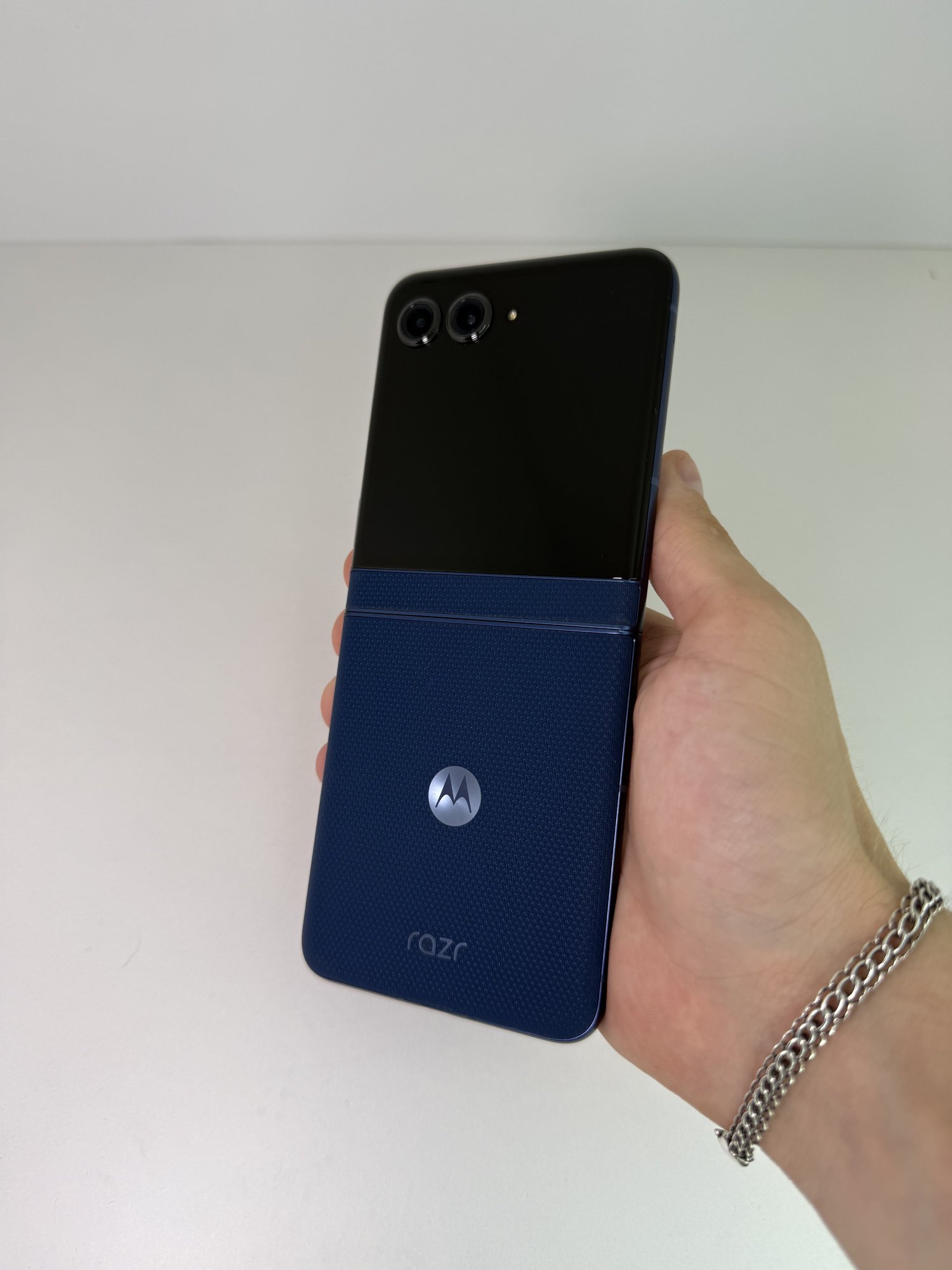 Motorola razr 60 8/256 ГБ — 12 500 грн