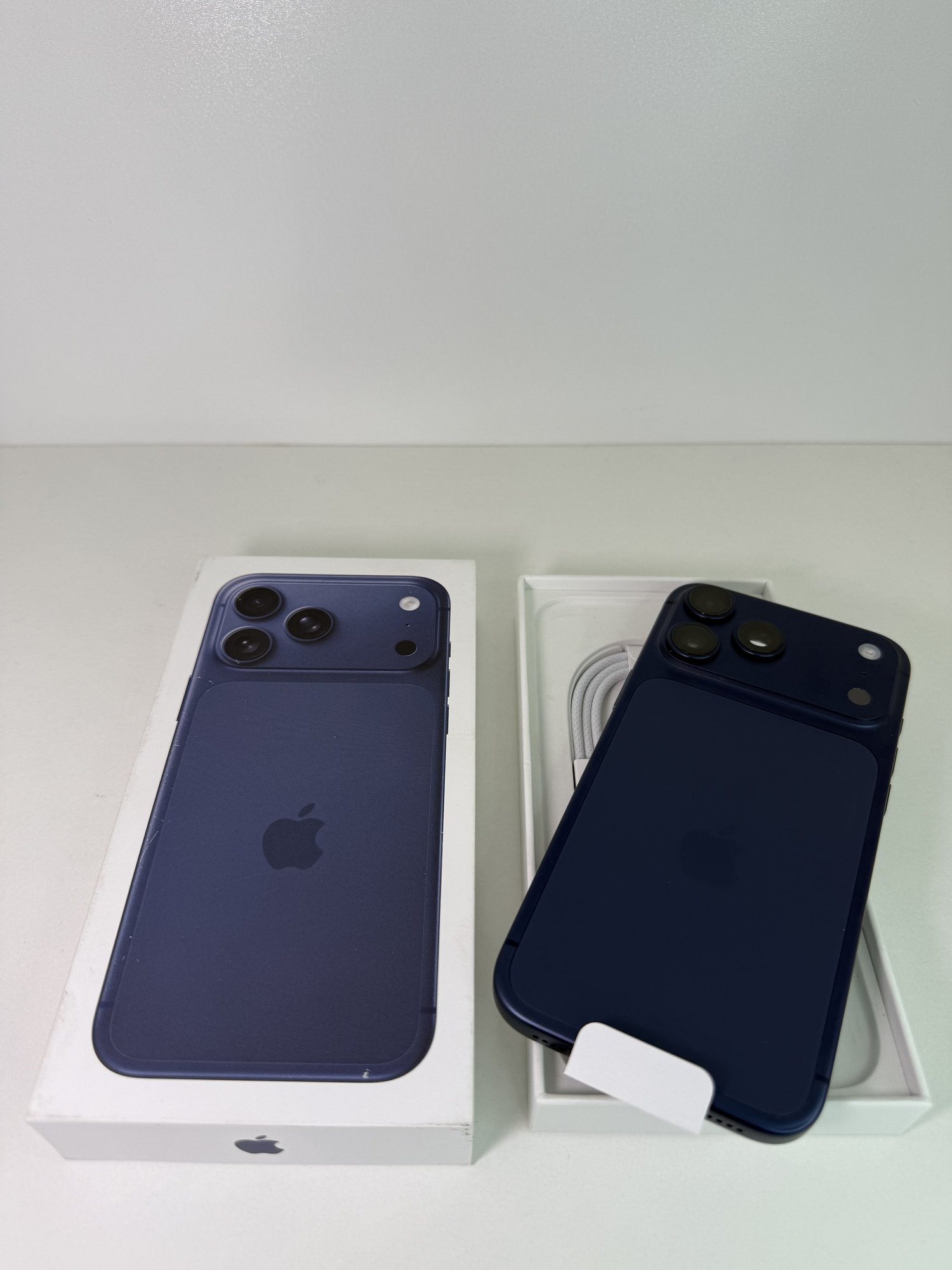 Iphone 17 Pro Max blue 256 ГБ — 62 000 грн